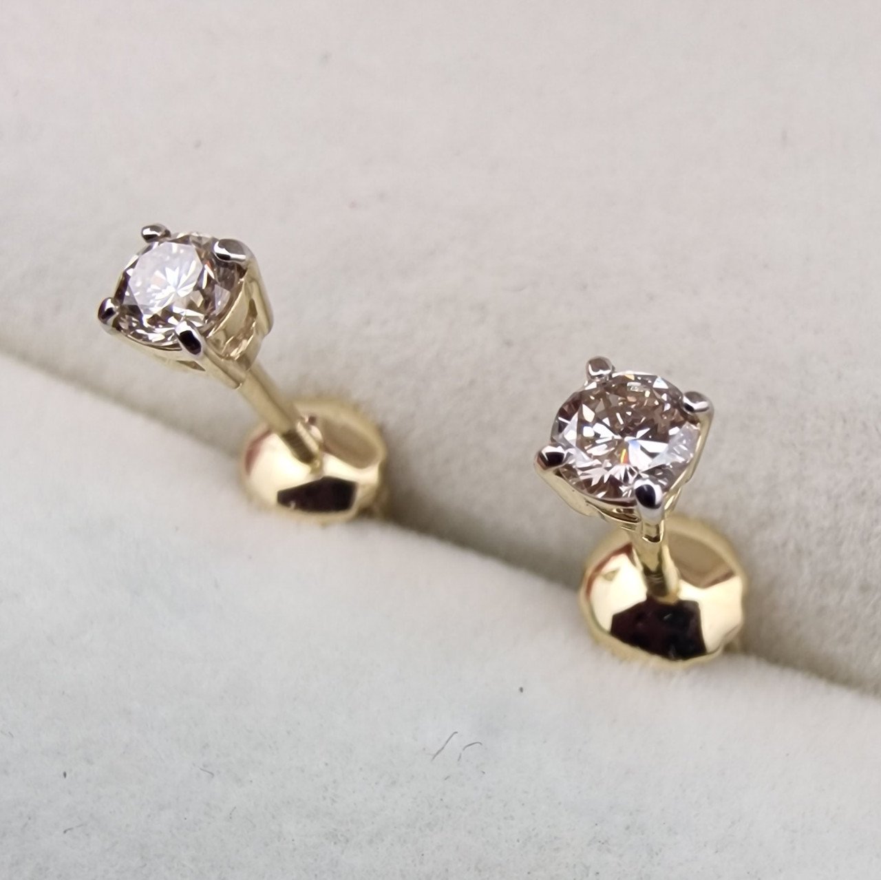 Серьги Deimantas 103384013 0,93гр 0,26ct. купить,NaN