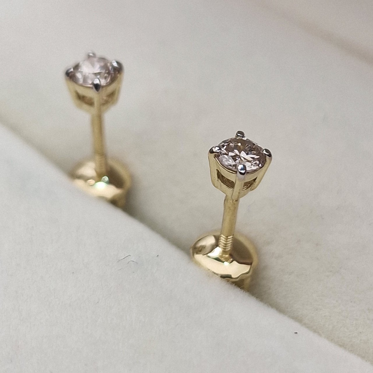 Серьги Deimantas 103384013 0,93гр 0,26ct. купить,NaN