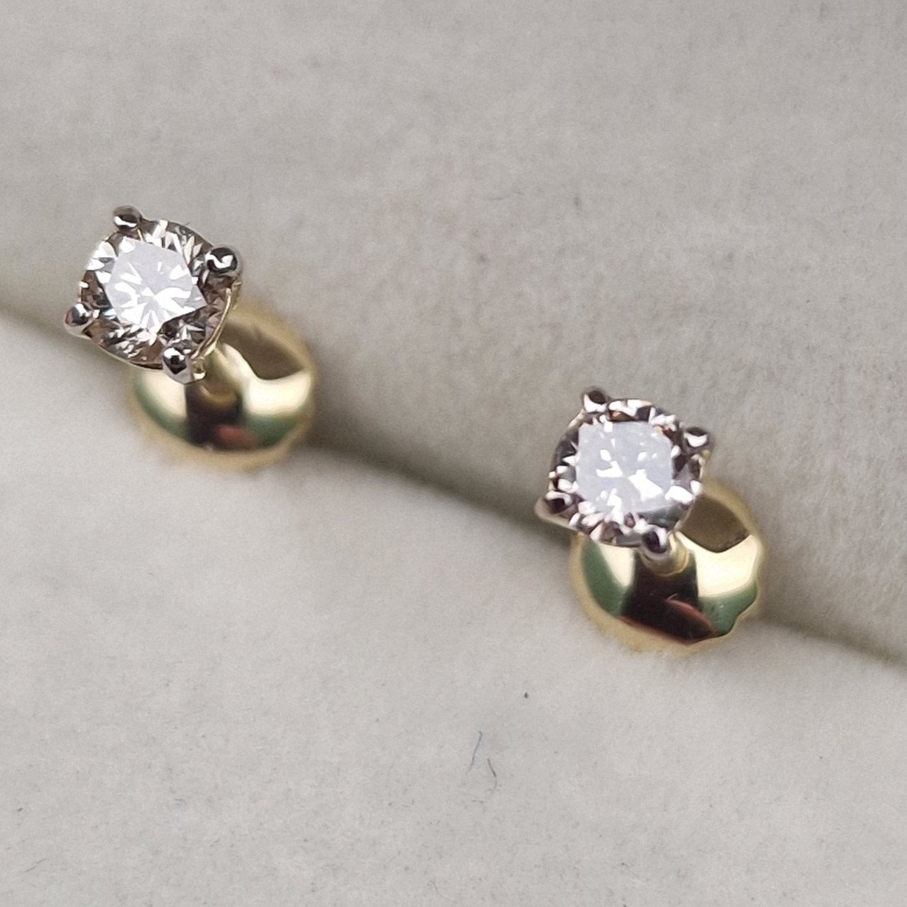 Серьги Deimantas 103384013 0,93гр 0,26ct. купить,NaN