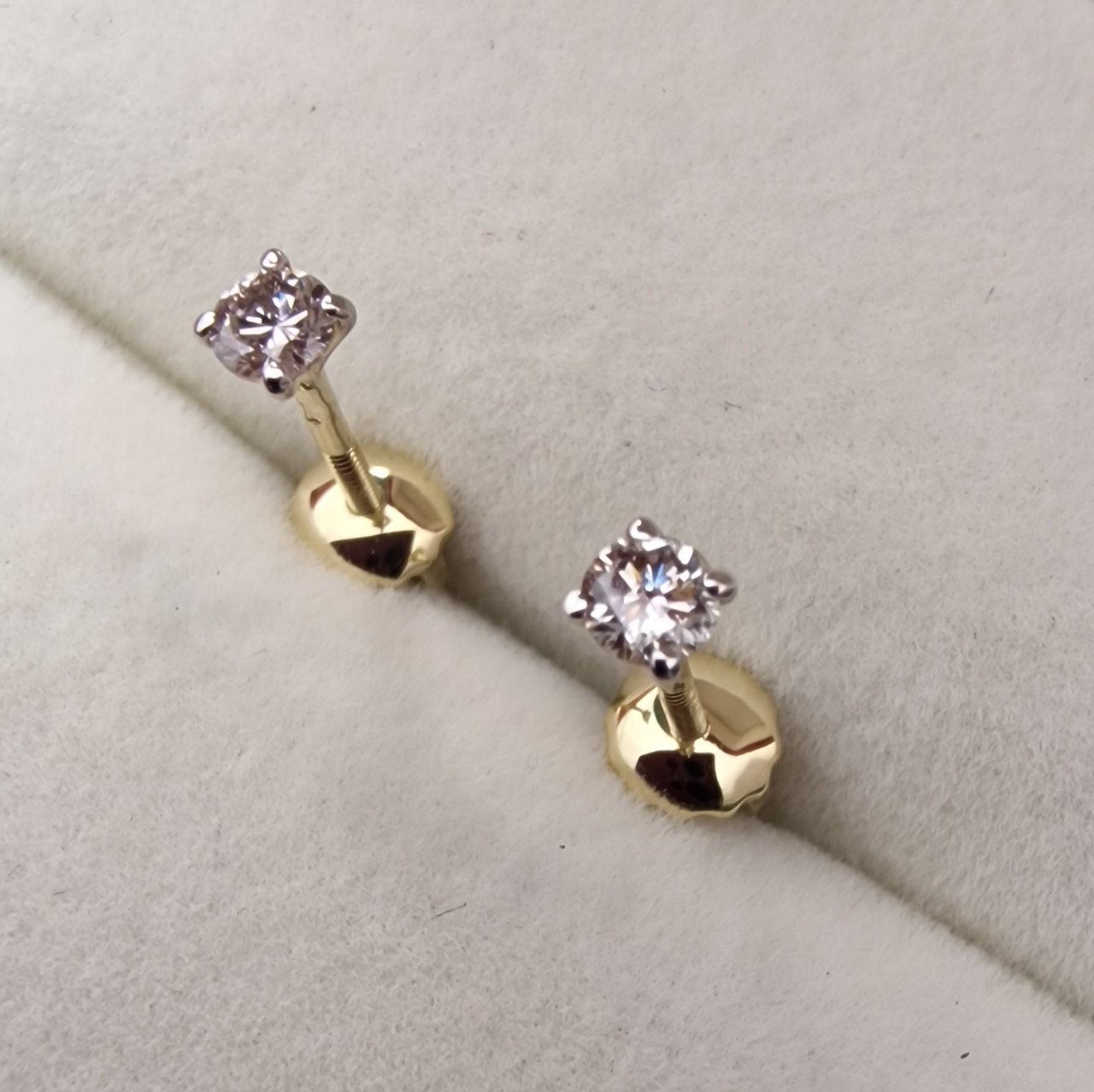 Серьги Deimantas 103384018 0,75гр 0,20ct. купить,NaN