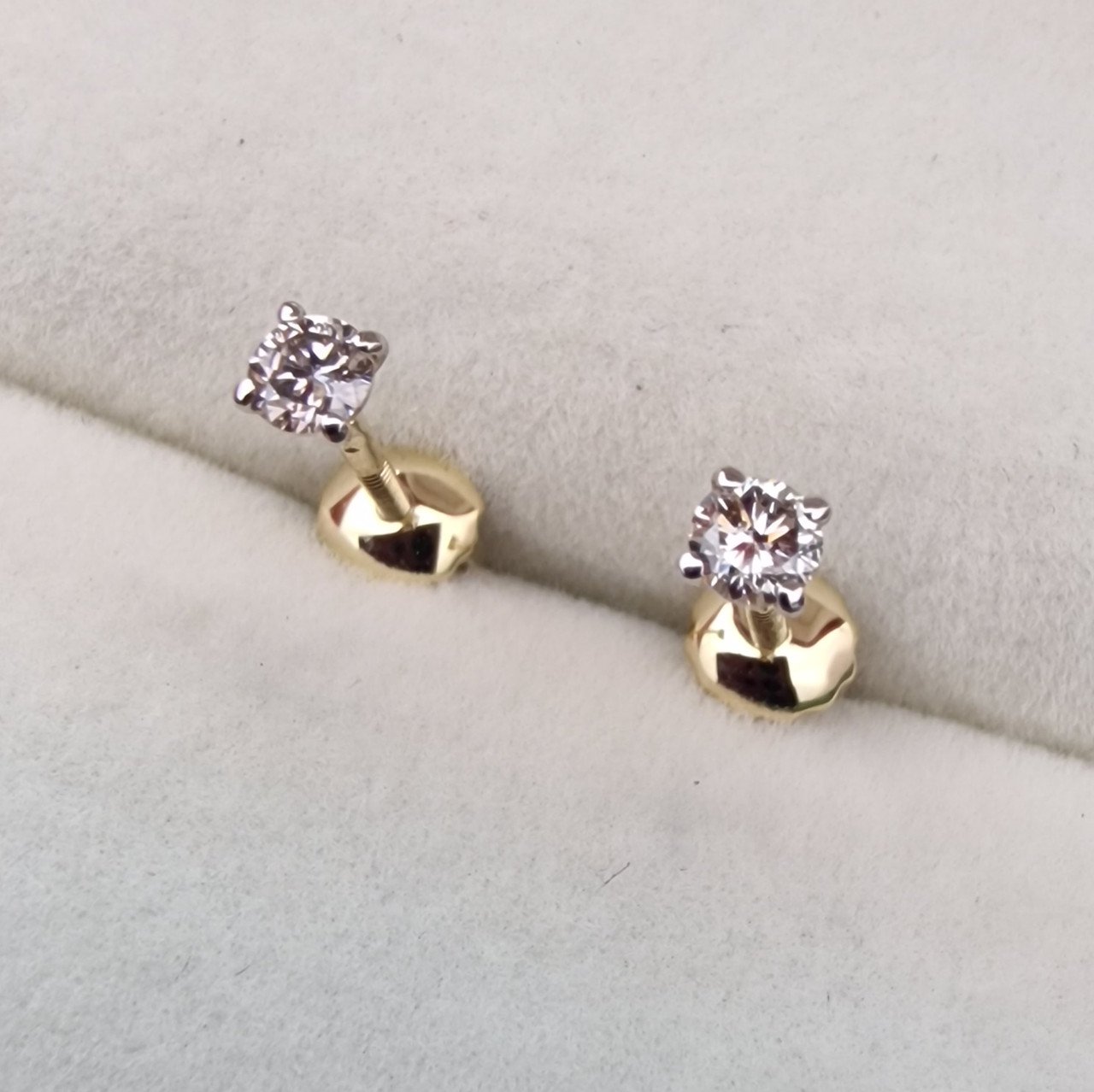 Серьги Deimantas 103384018 0,75гр 0,20ct. купить,NaN