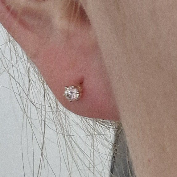 Серьги Deimantas 103384026 0,9гр 0,18ct. купить,NaN
