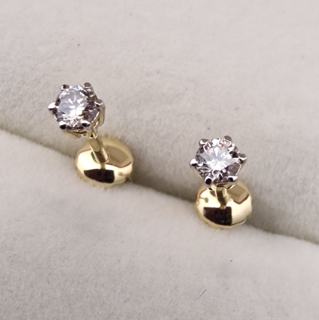 Серьги Deimantas 103384026 0,9гр 0,18ct. купить,NaN