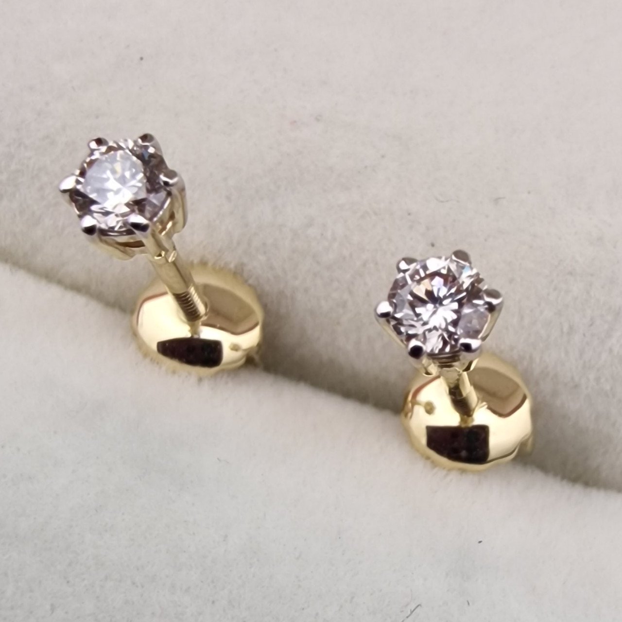 Серьги Deimantas 103384026 0,9гр 0,18ct. купить,NaN