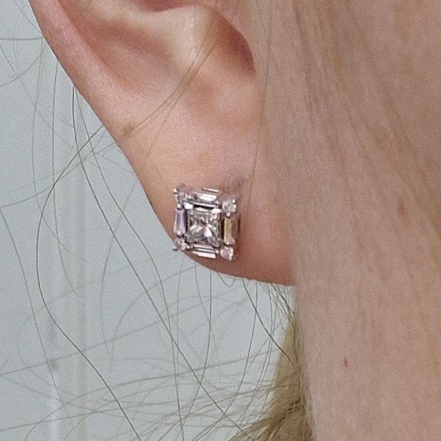 Серьги Deimantas 105031592 2,06гр 0,70ct. купить,NaN