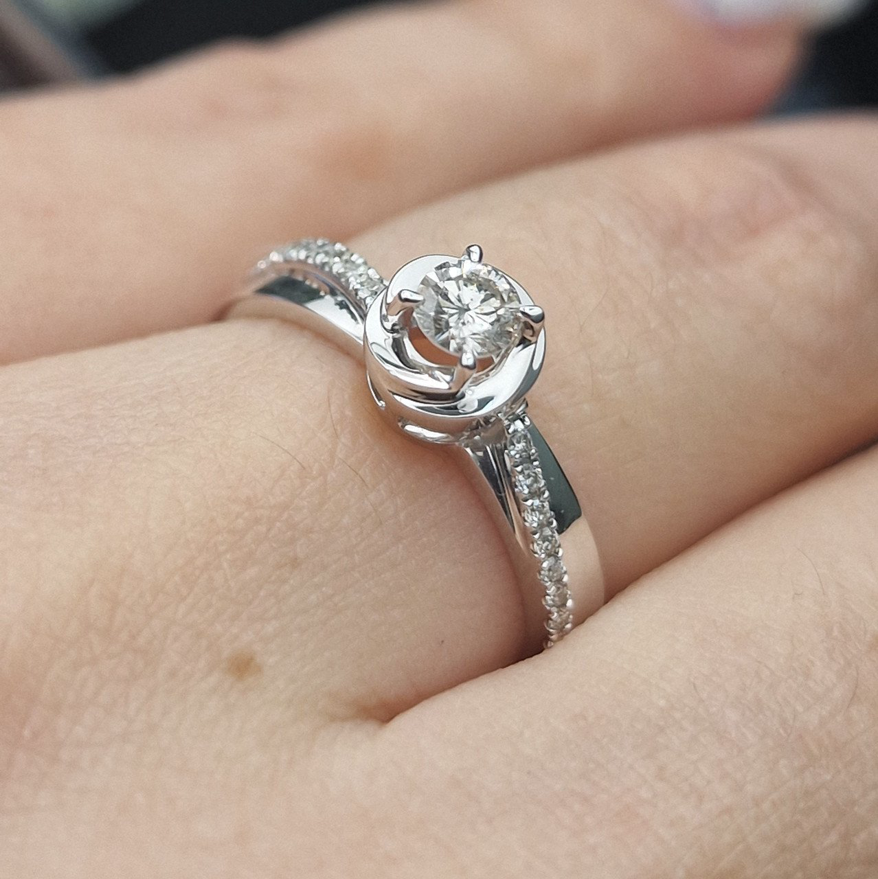 Кольцо Deimantas 104832560 17,5р 3,67гр 0,31ct. купить,NaN