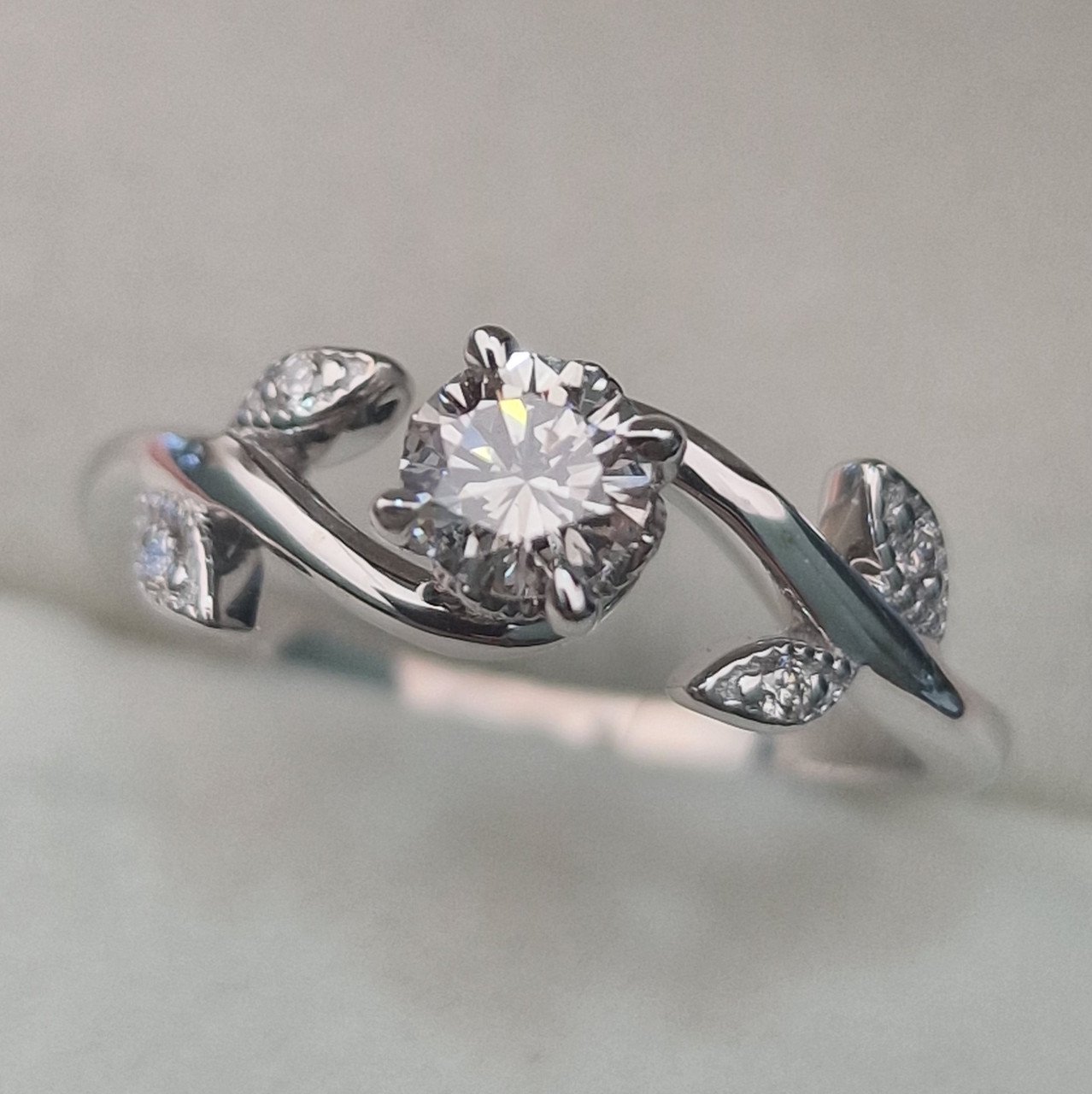 Кольцо Deimantas 104832545 17,5р 3,22гр 0,47ct. купить,NaN