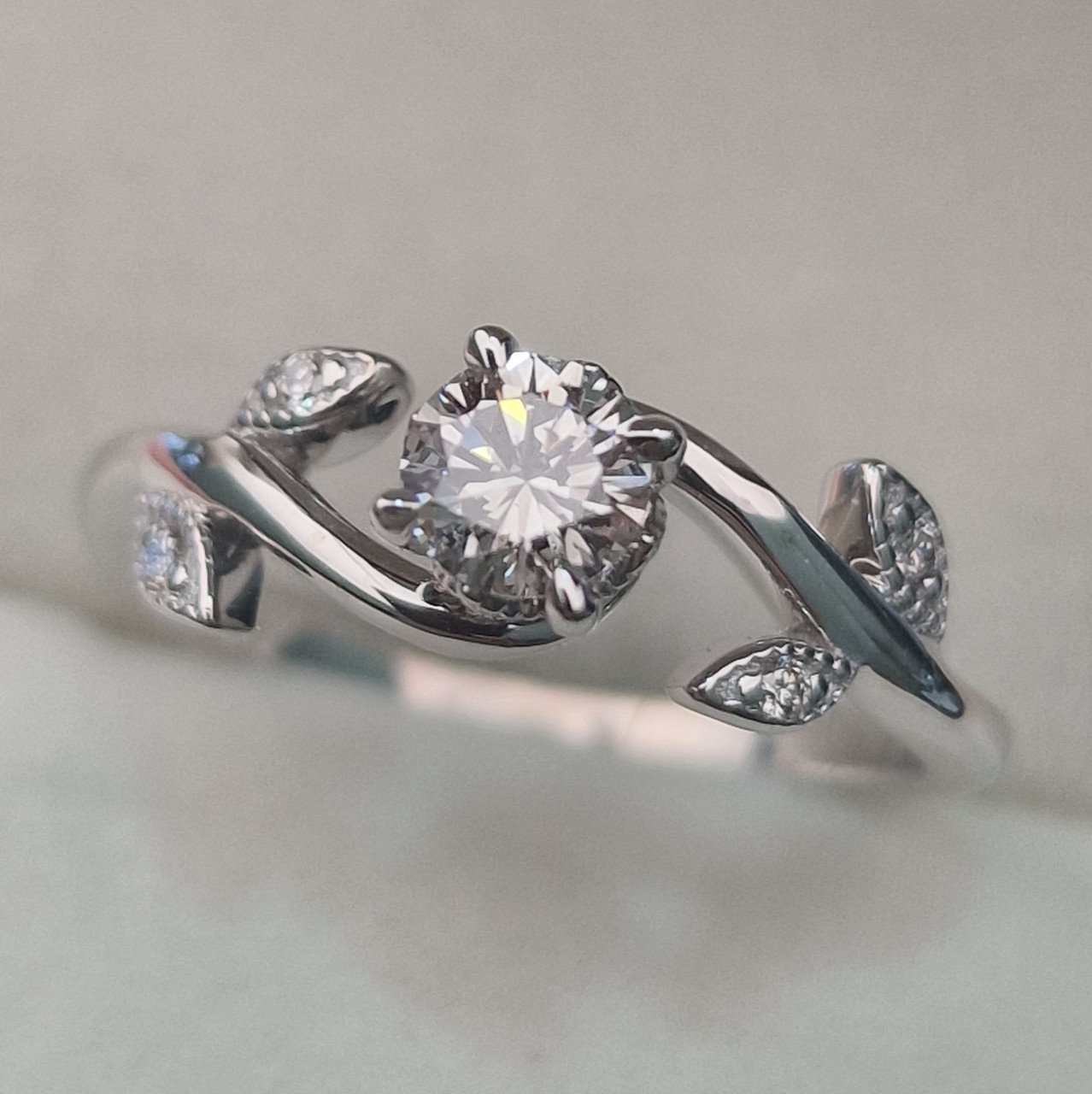 Кольцо Deimantas 104832545 17,5р 3,22гр 0,47ct. купить,NaN