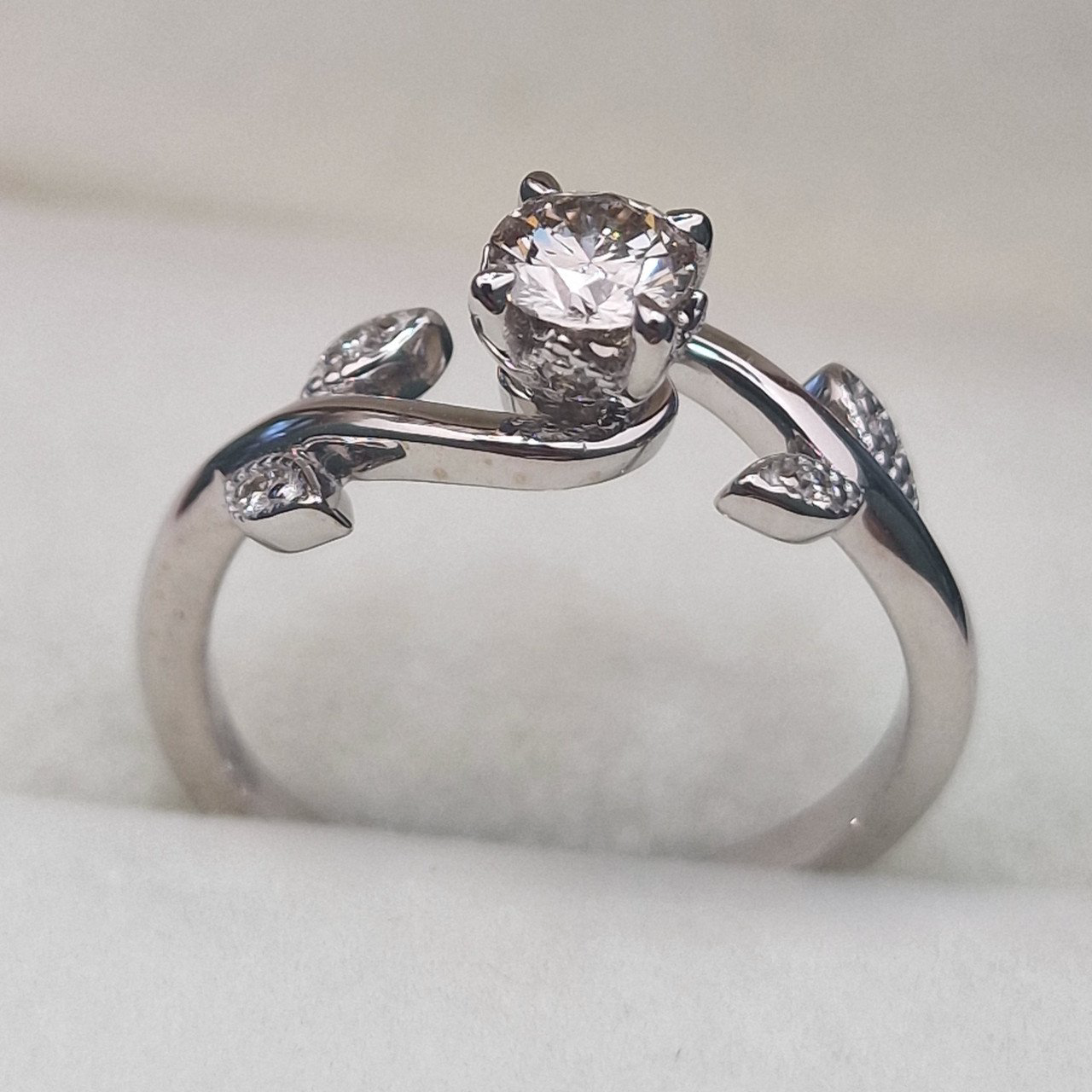 Кольцо Deimantas 104832545 17,5р 3,22гр 0,47ct. купить,NaN