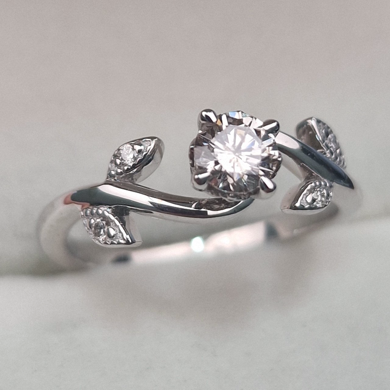 Кольцо Deimantas 104832545 17,5р 3,22гр 0,47ct. купить,NaN