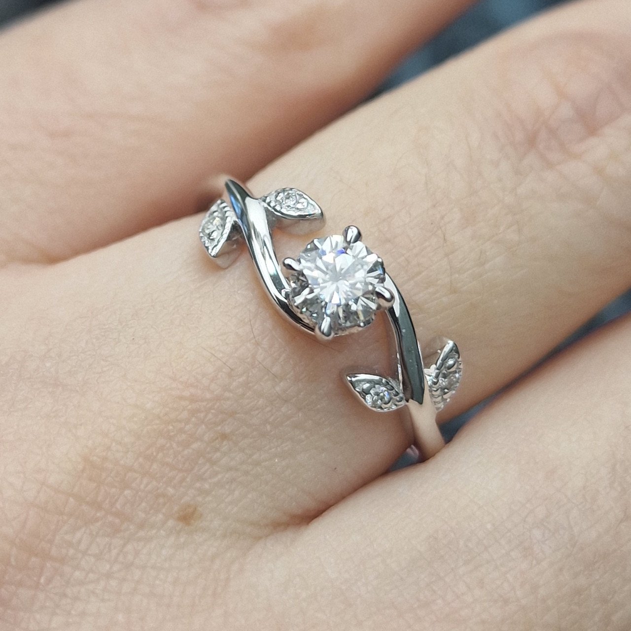 Кольцо Deimantas 104832545 17,5р 3,22гр 0,47ct. купить,NaN