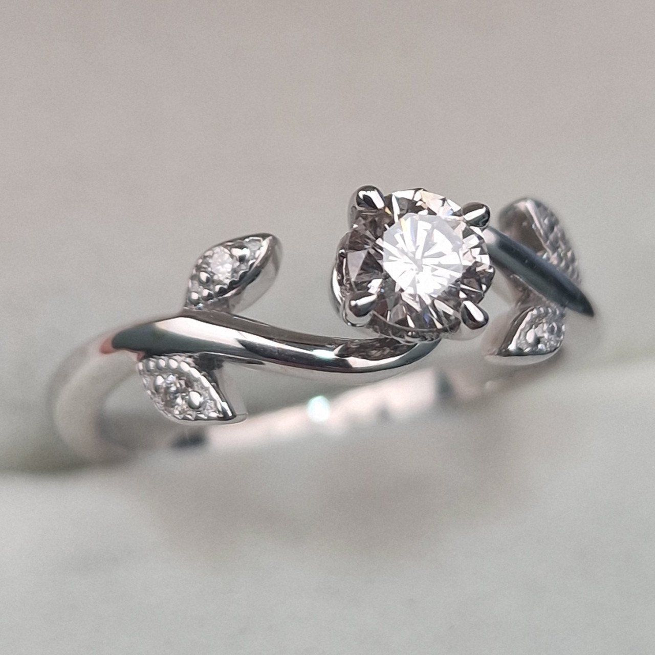 Кольцо Deimantas 104832545 17,5р 3,22гр 0,47ct. купить,NaN