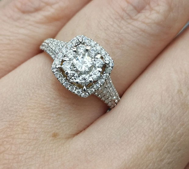 Комплект Deimantas 105056065 0,93ct 1,23ct. купить,NaN