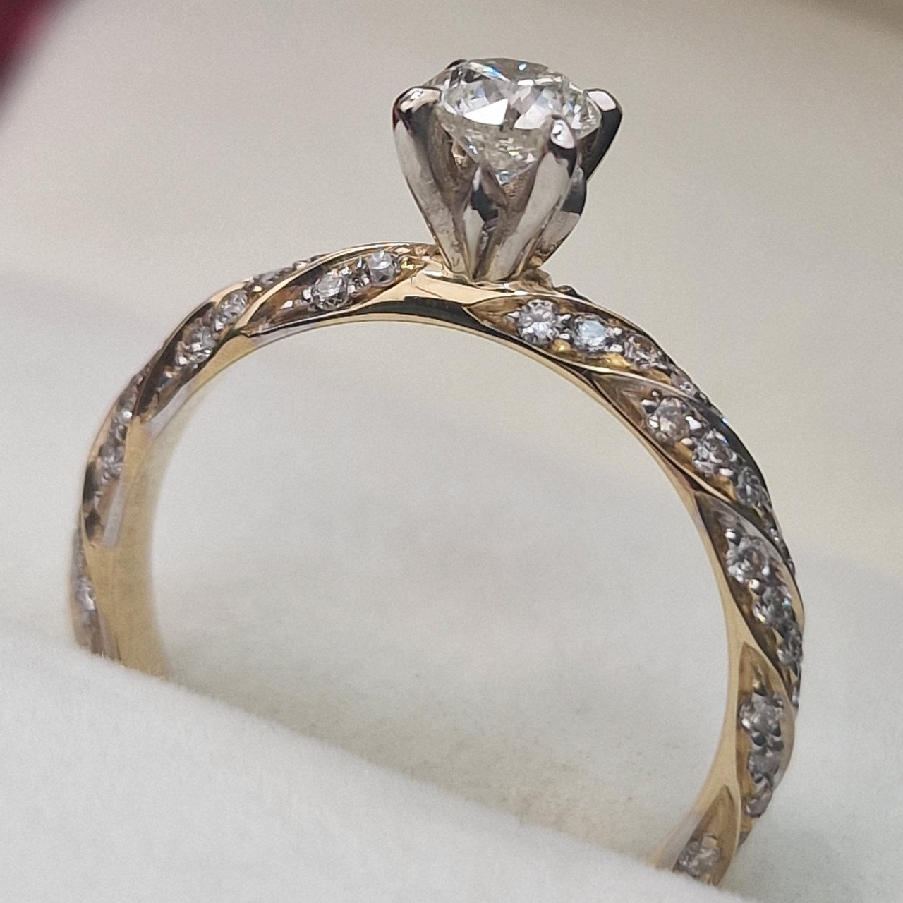 Кольцо Deimantas 104832591 17р 2,9гр 0,79ct. купить,NaN