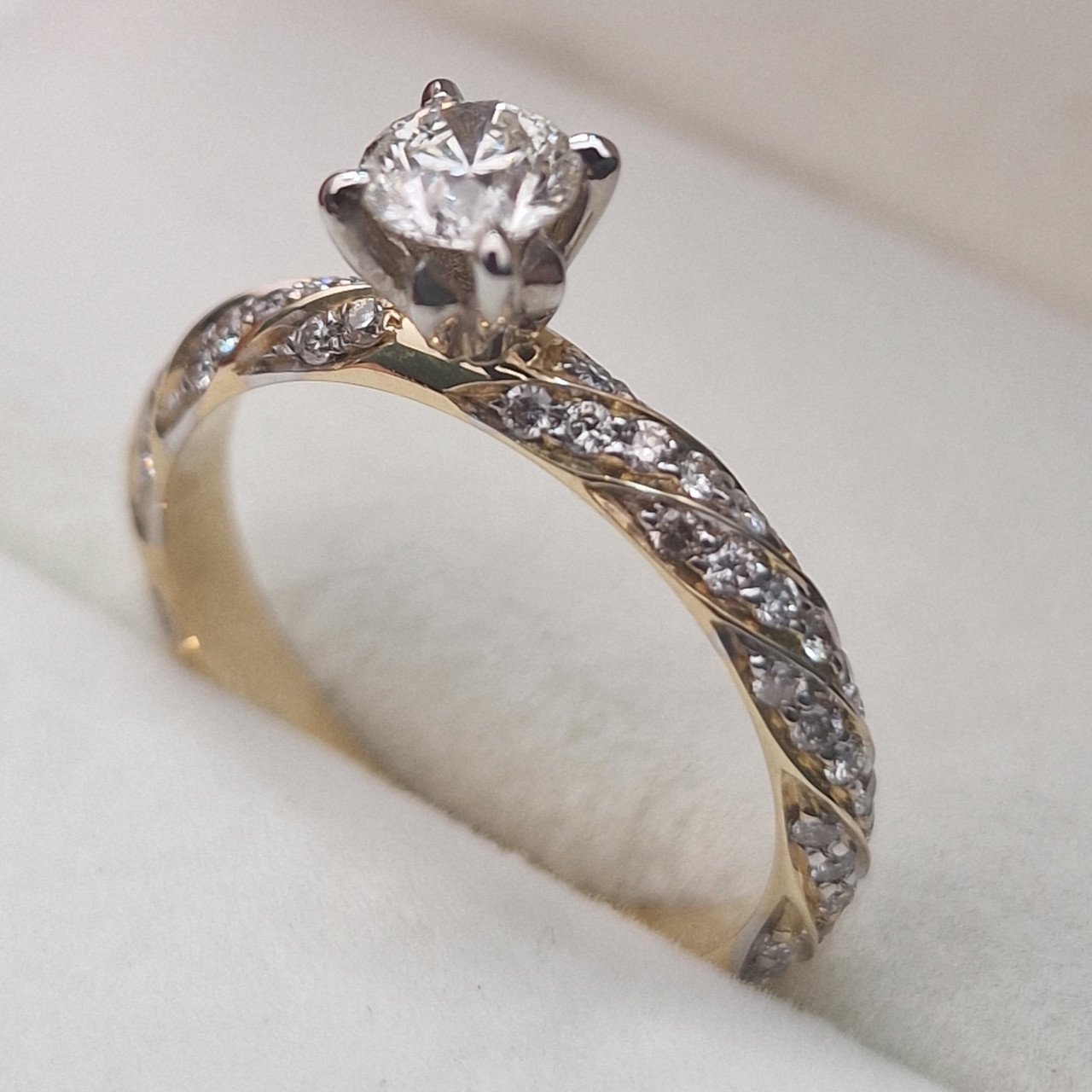 Кольцо Deimantas 104832591 17р 2,9гр 0,79ct. купить,NaN