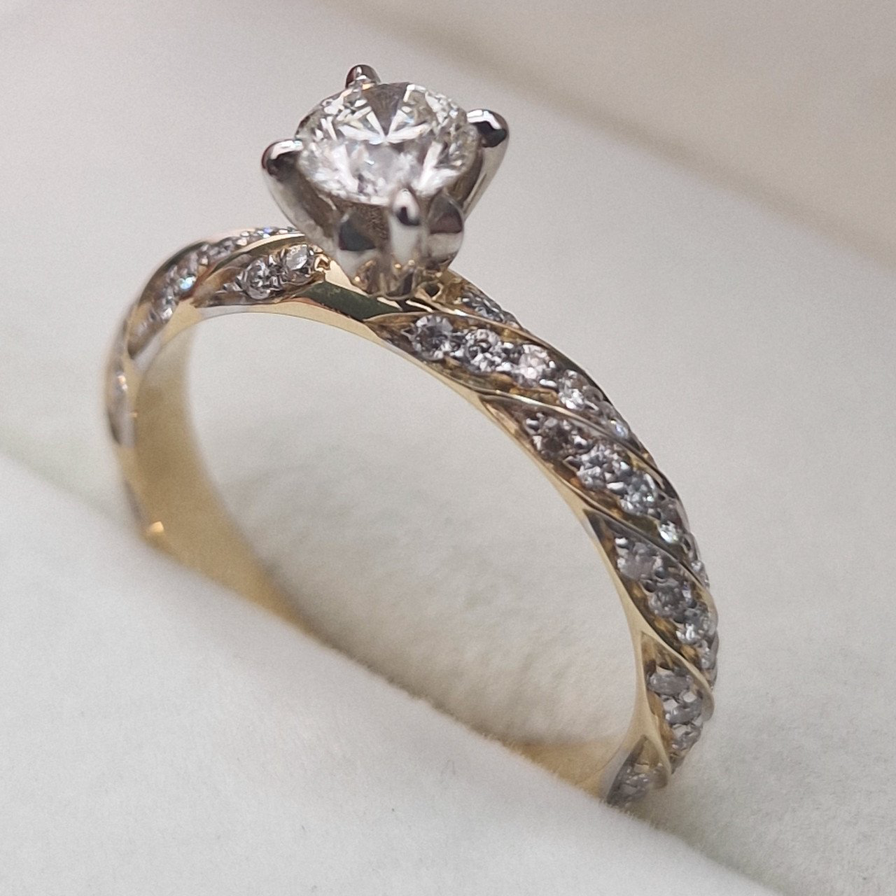 Кольцо Deimantas 104832591 17р 2,9гр 0,79ct. купить,NaN