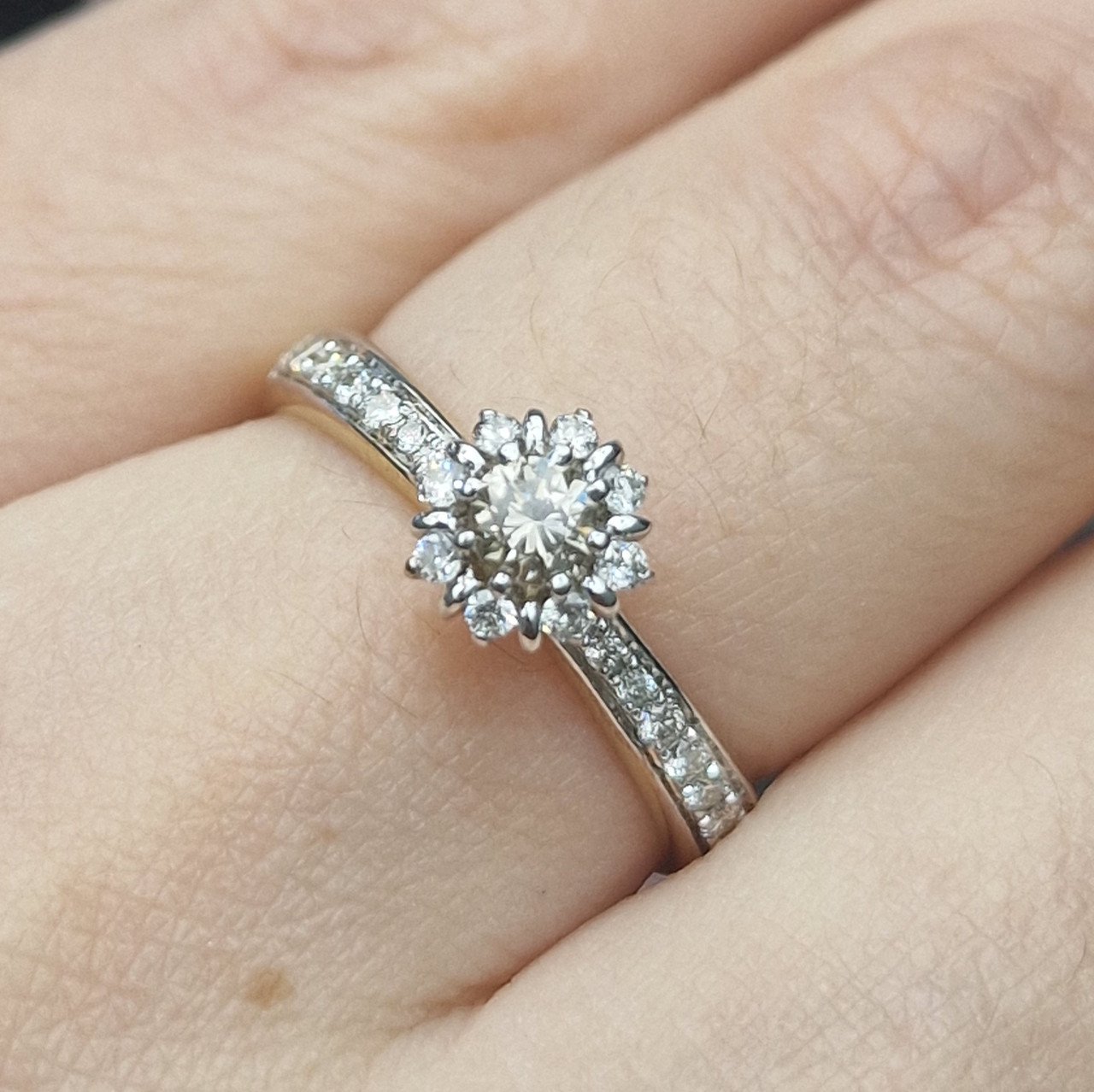 Кольцо Deimantas 104832593 17,5р 3,07гр 0,42ct. купить,NaN