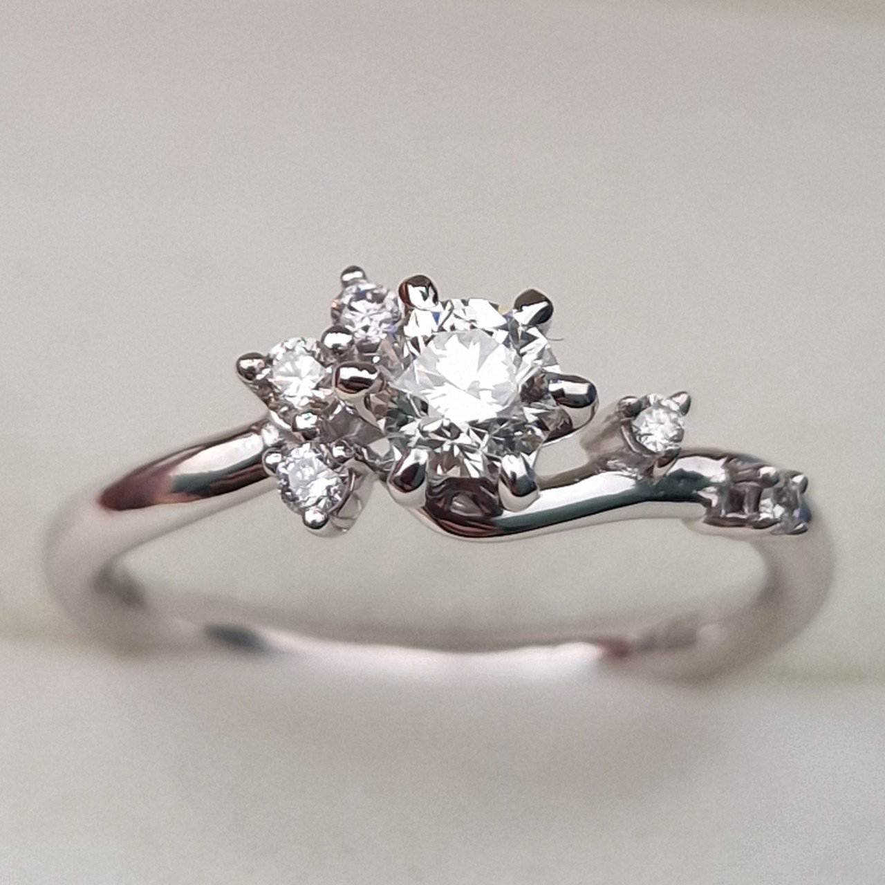 Кольцо Deimantas 103593258 16,5р 2,87гр 0,40ct. купить,NaN