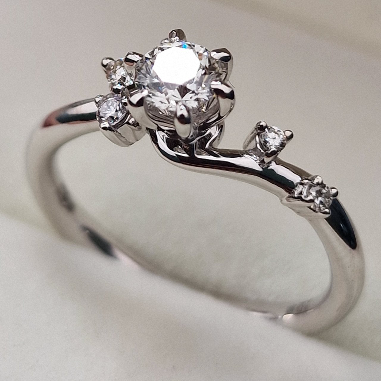 Кольцо Deimantas 103593258 16,5р 2,87гр 0,40ct. купить,NaN