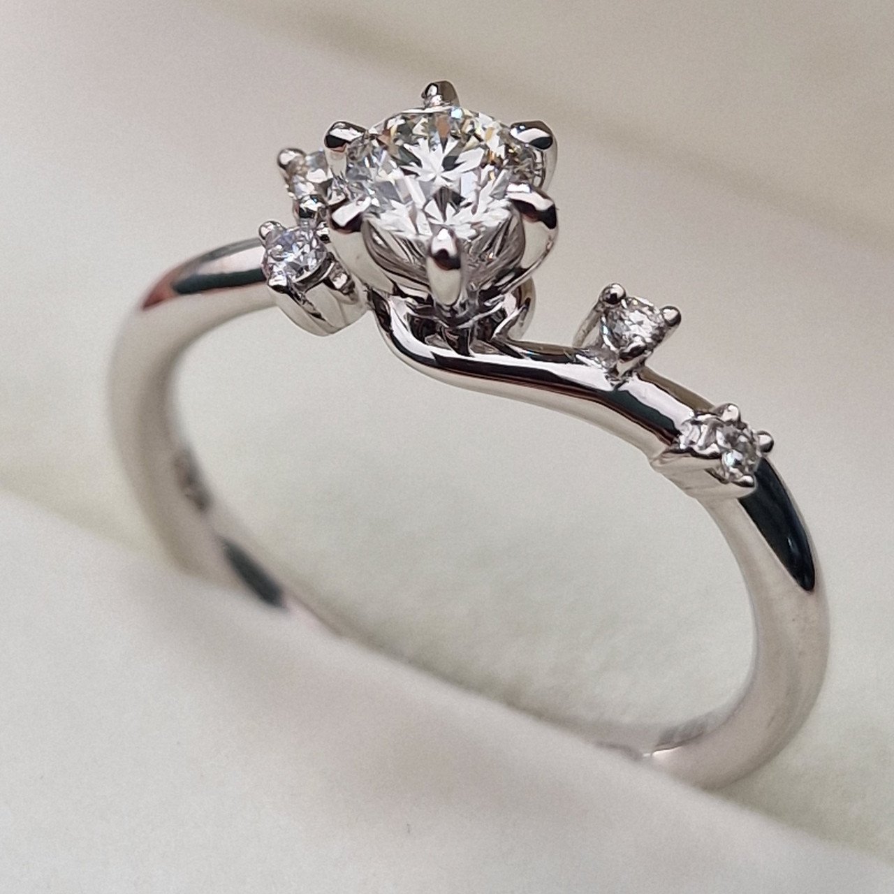 Кольцо Deimantas 103593258 16,5р 2,87гр 0,40ct. купить,NaN