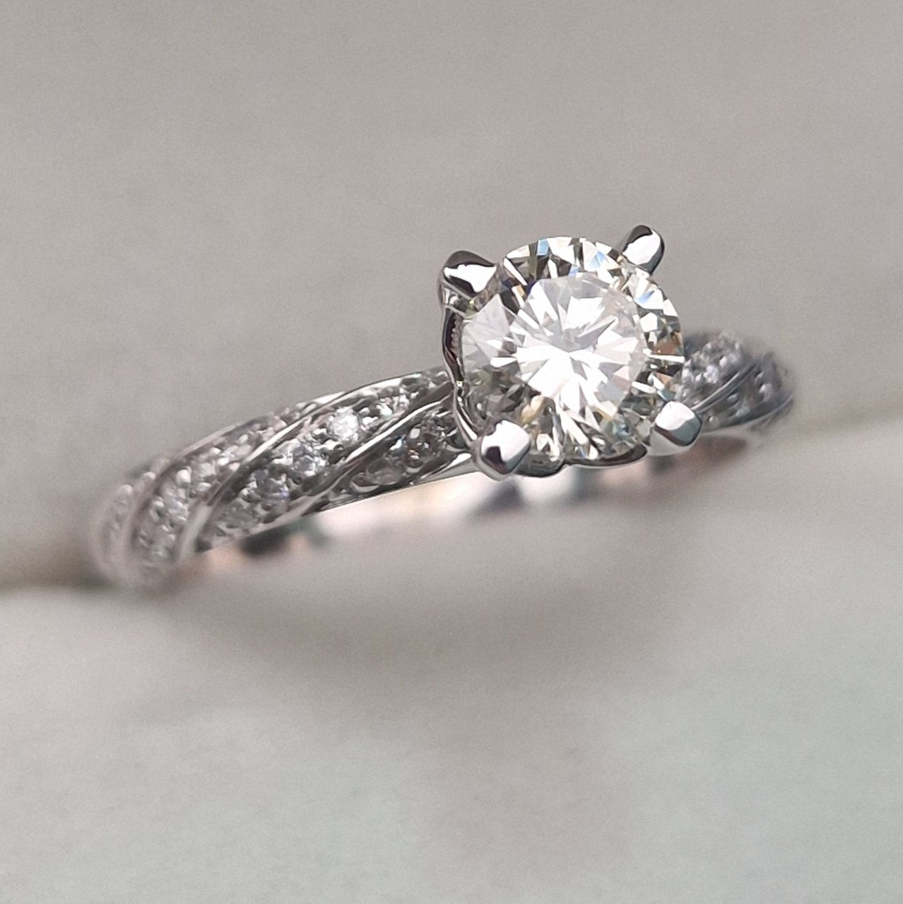Кольцо Deimantas 104832687 17р 3,94гр 0,88ct. купить,NaN