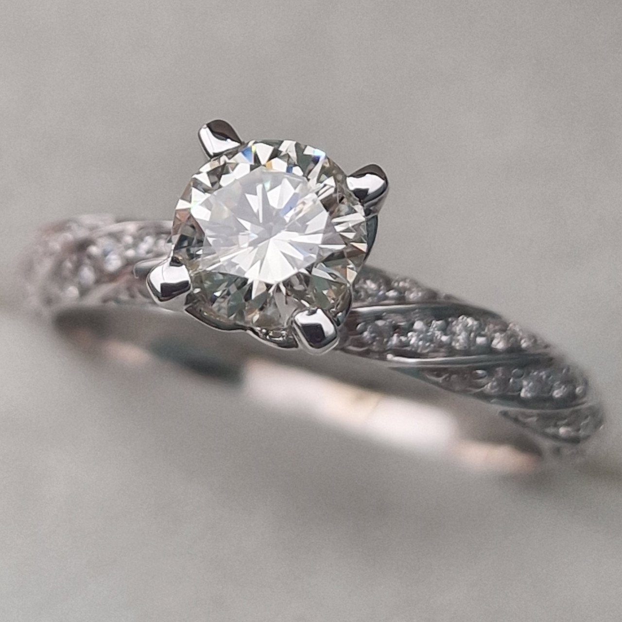 Кольцо Deimantas 104832687 17р 3,94гр 0,88ct. купить,NaN