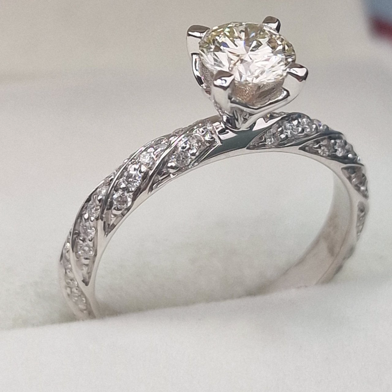 Кольцо Deimantas 104832687 17р 3,94гр 0,88ct. купить,NaN