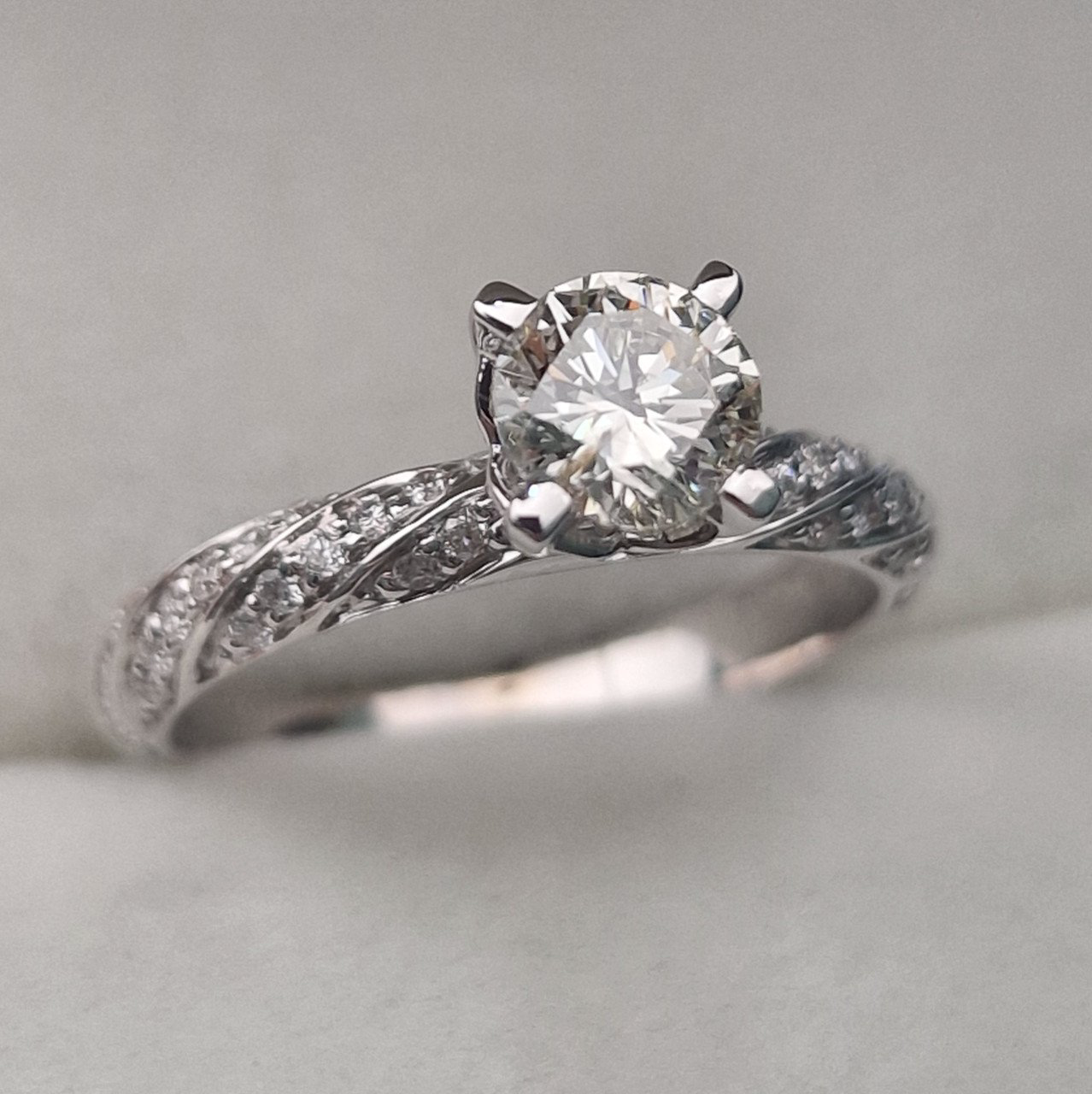 Кольцо Deimantas 104832687 17р 3,94гр 0,88ct. купить,NaN