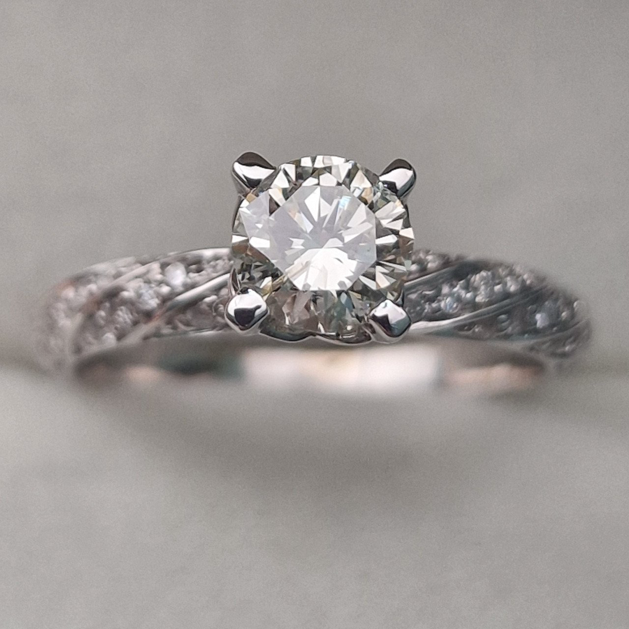 Кольцо Deimantas 104832687 17р 3,94гр 0,88ct. купить,NaN