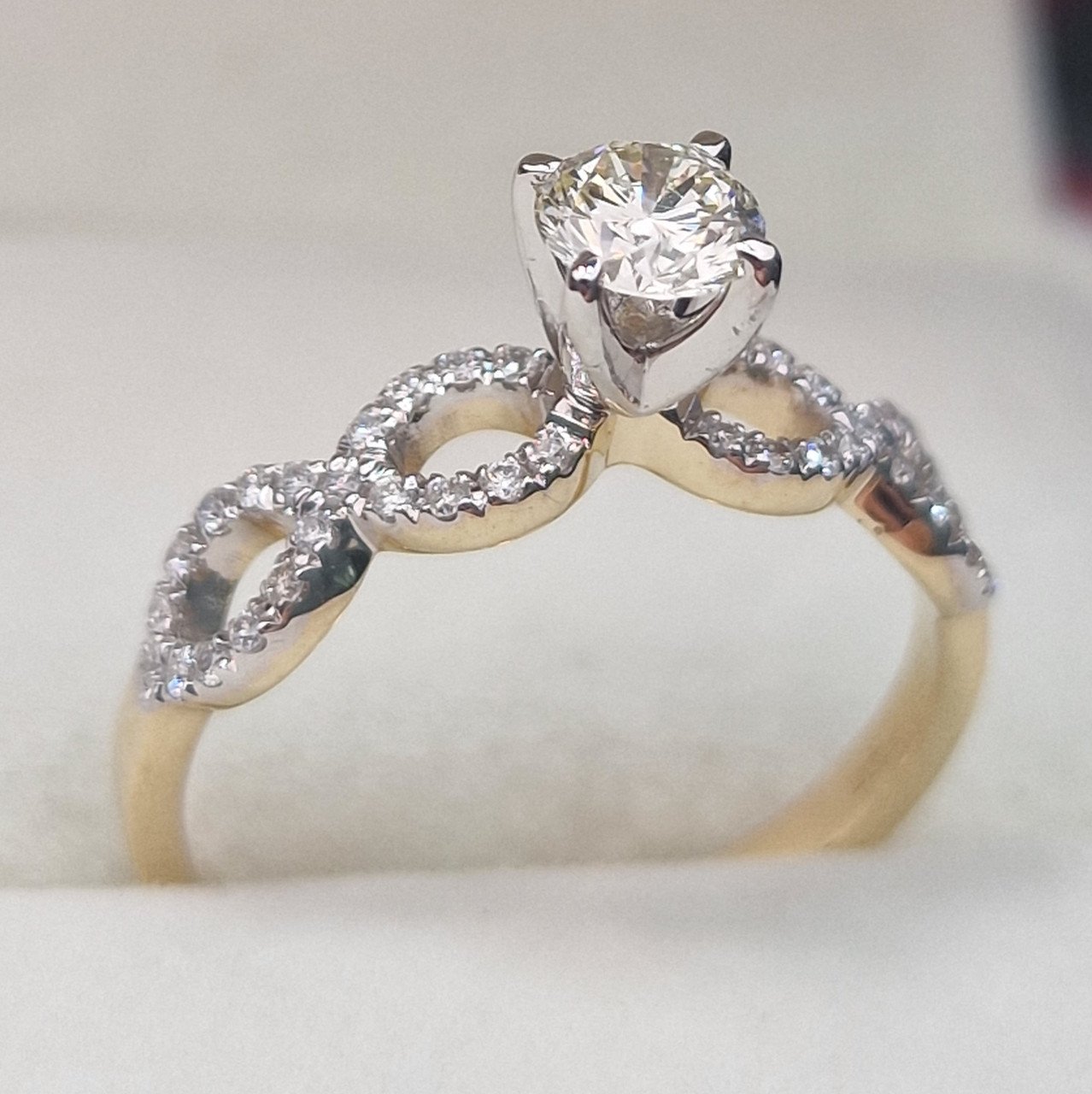 Кольцо Deimantas 104833074 17р 2,64гр 0,60ct. купить,NaN
