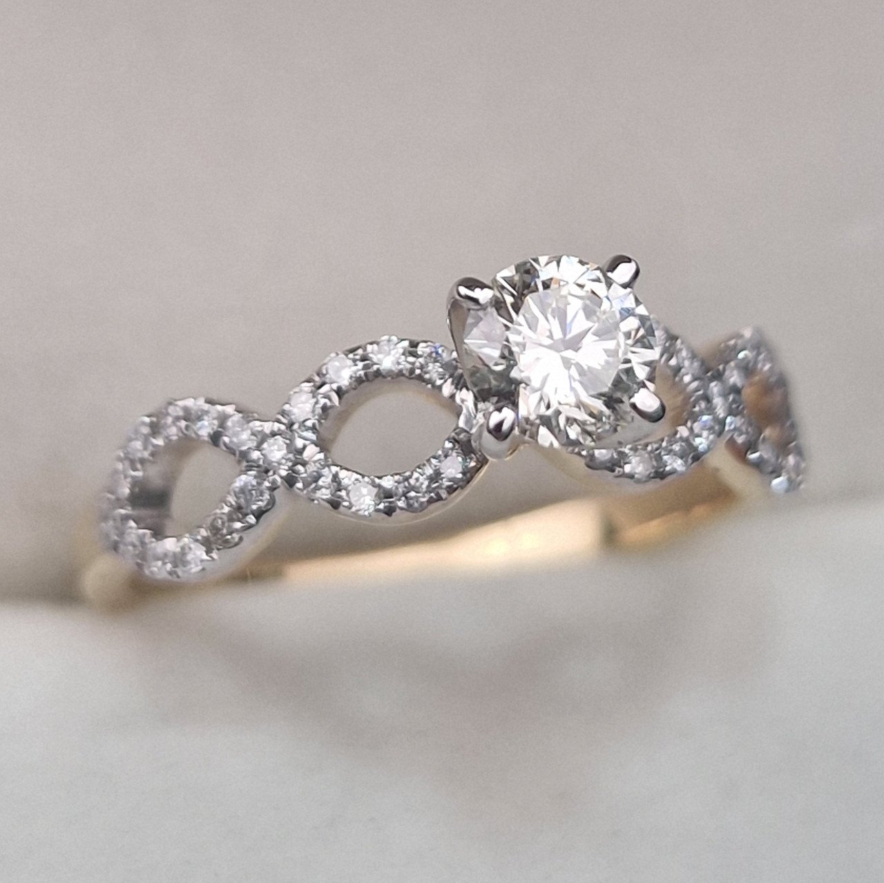 Кольцо Deimantas 104833074 17р 2,64гр 0,60ct. купить,NaN