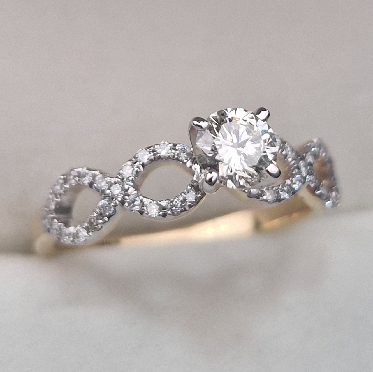 Кольцо Deimantas 104833074 17р 2,64гр 0,60ct. купить,NaN