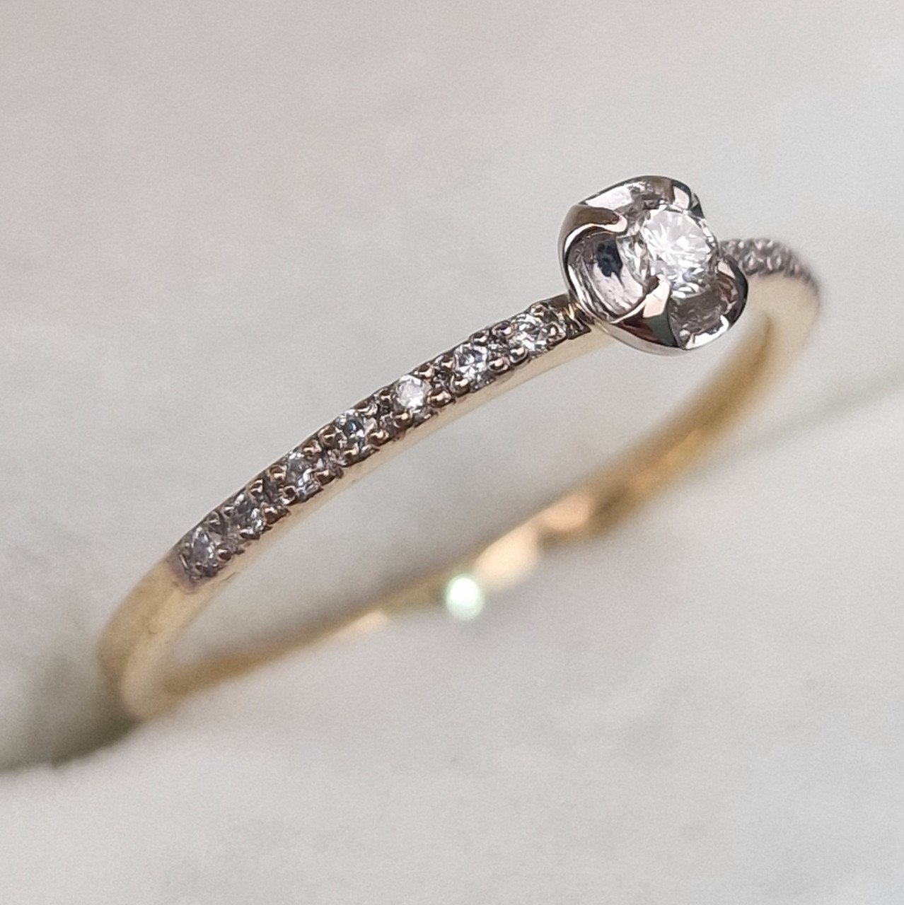 Кольцо Deimantas 105081221 16,5р 1,22гр 0,115ct. купить,NaN
