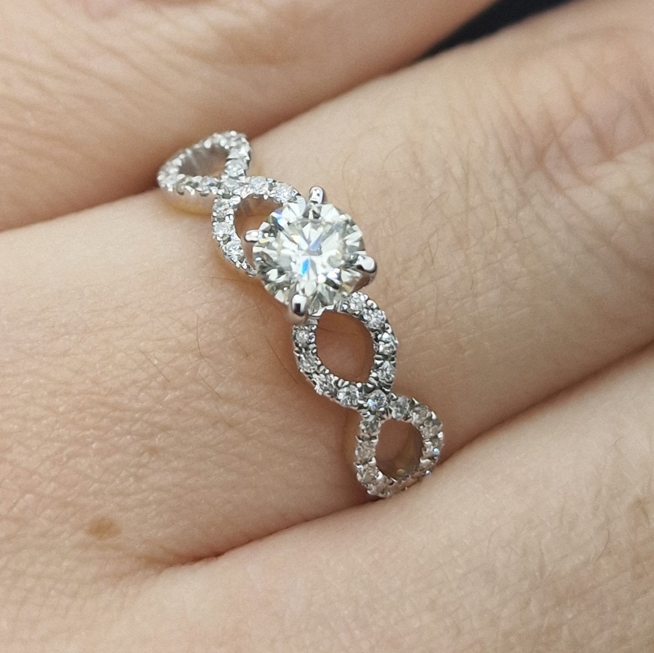Кольцо Deimantas 104833074 17р 2,64гр 0,60ct. купить,NaN