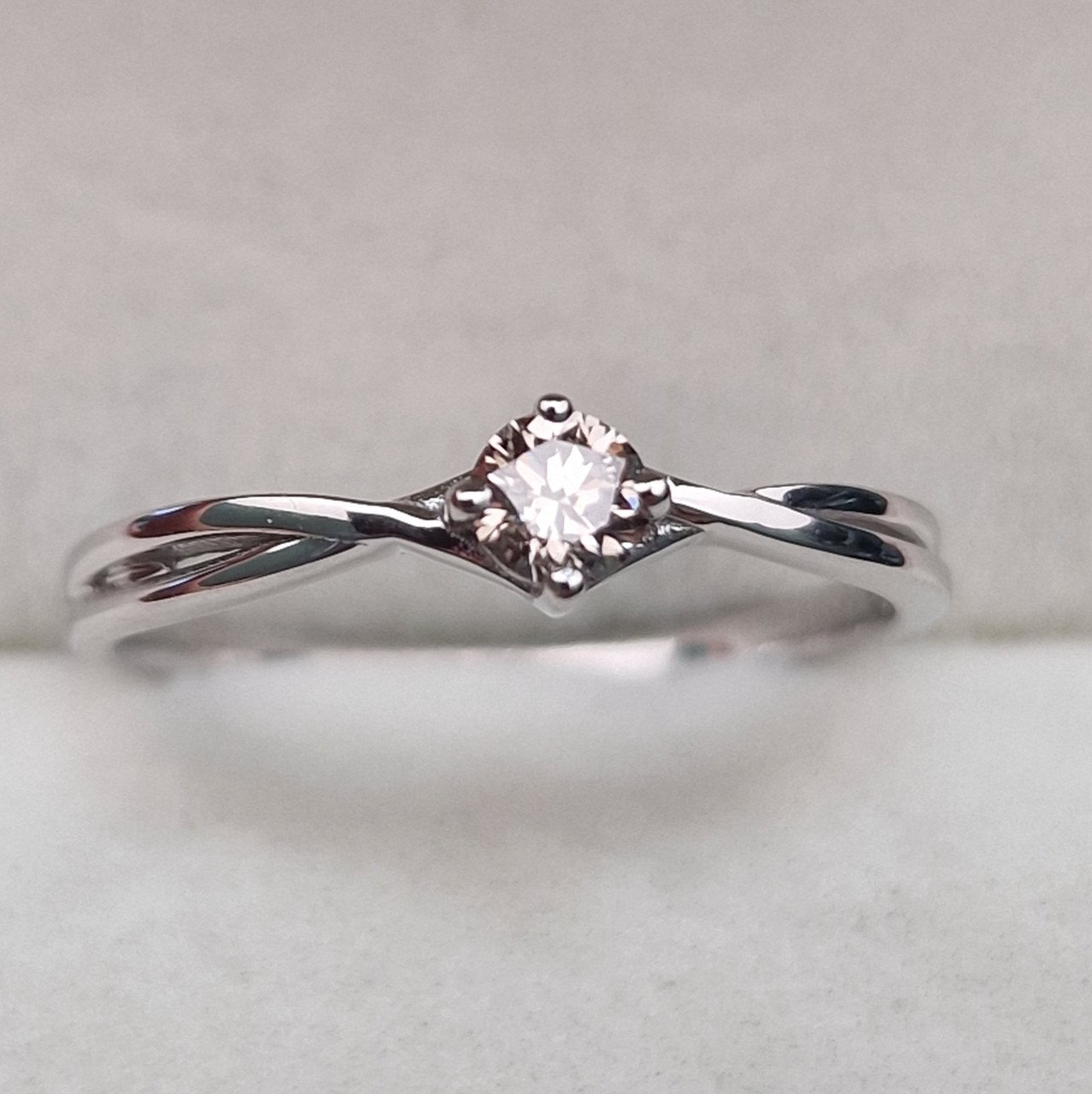 Кольцо Deimantas 105082625 17р 1,59гр 0,176ct. купить,NaN