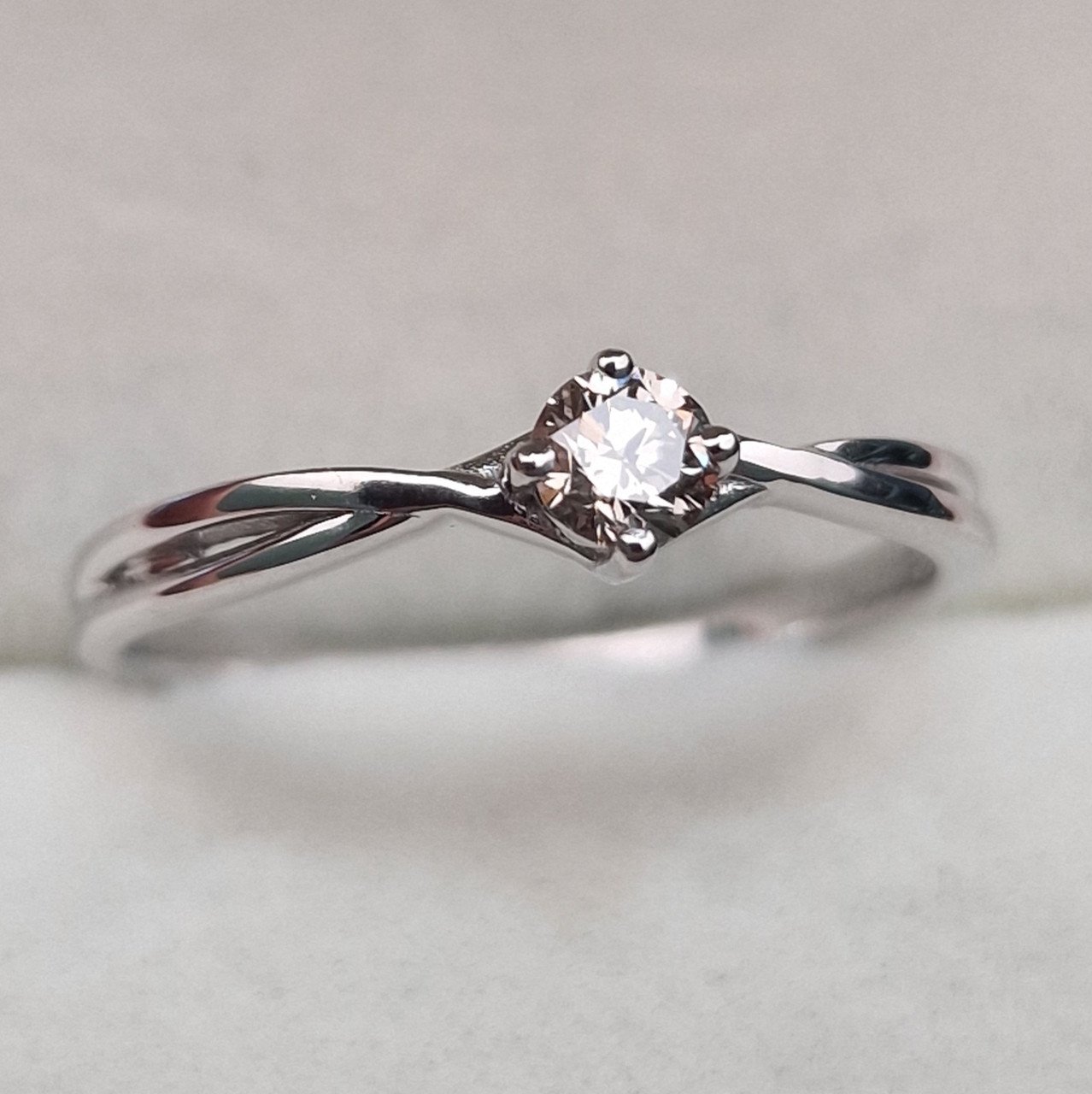 Кольцо Deimantas 105082625 17р 1,59гр 0,176ct. купить,NaN