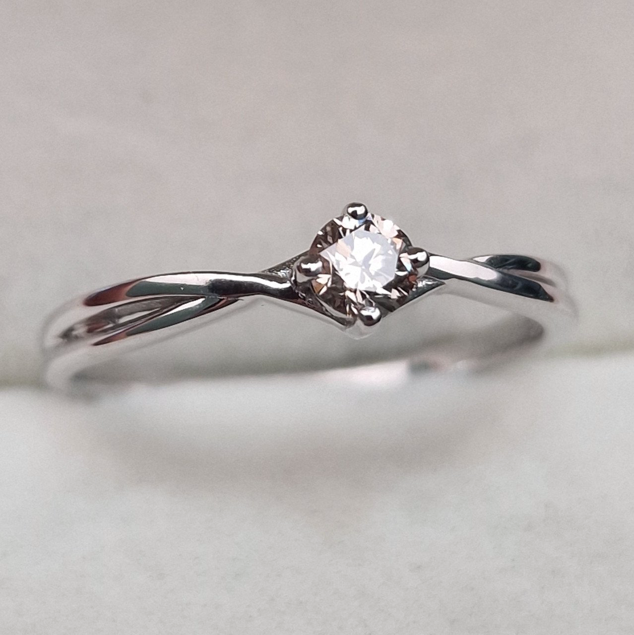 Кольцо Deimantas 105082625 17р 1,59гр 0,176ct. купить,NaN