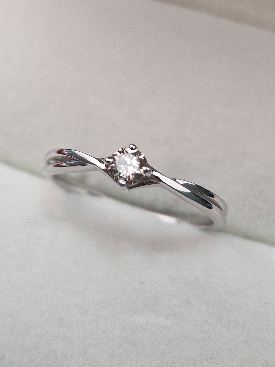 Кольцо Deimantas 105082625 17р 1,59гр 0,176ct. купить,NaN