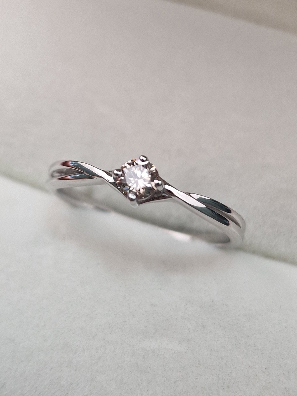 Кольцо Deimantas 105082625 17р 1,59гр 0,176ct. купить,NaN