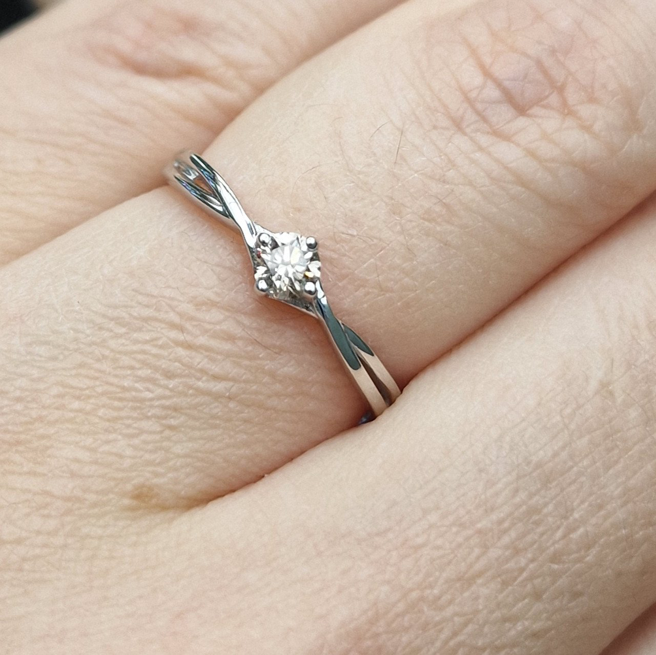 Кольцо Deimantas 105082625 17р 1,59гр 0,176ct. купить,NaN
