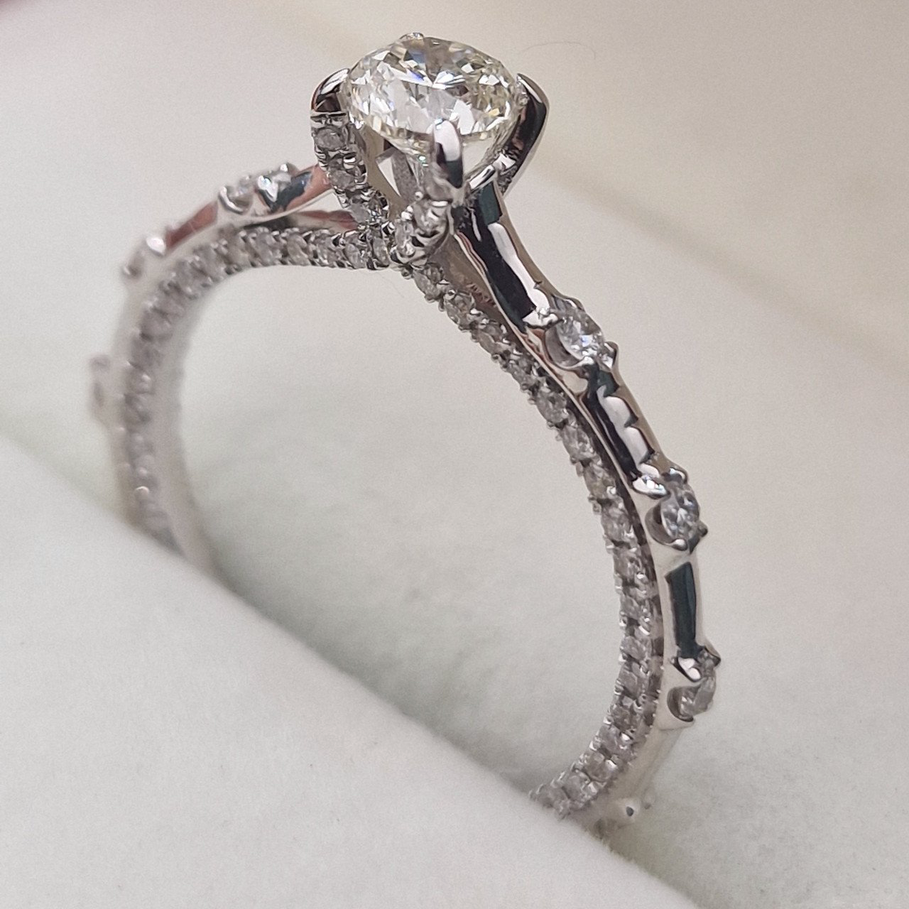 Кольцо Deimantas 104833835 17р 2,99гр 1,54ct. купить,NaN