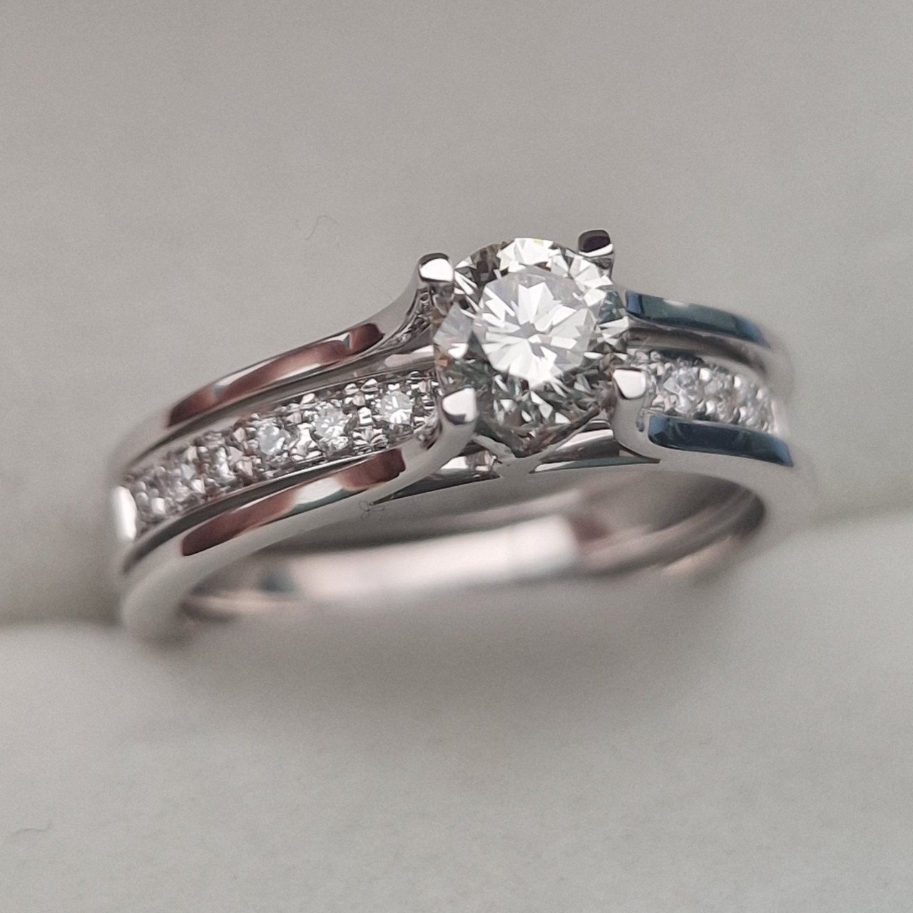 Кольцо Deimantas 104840622 16,5р 5,39гр 0,64ct. купить,NaN