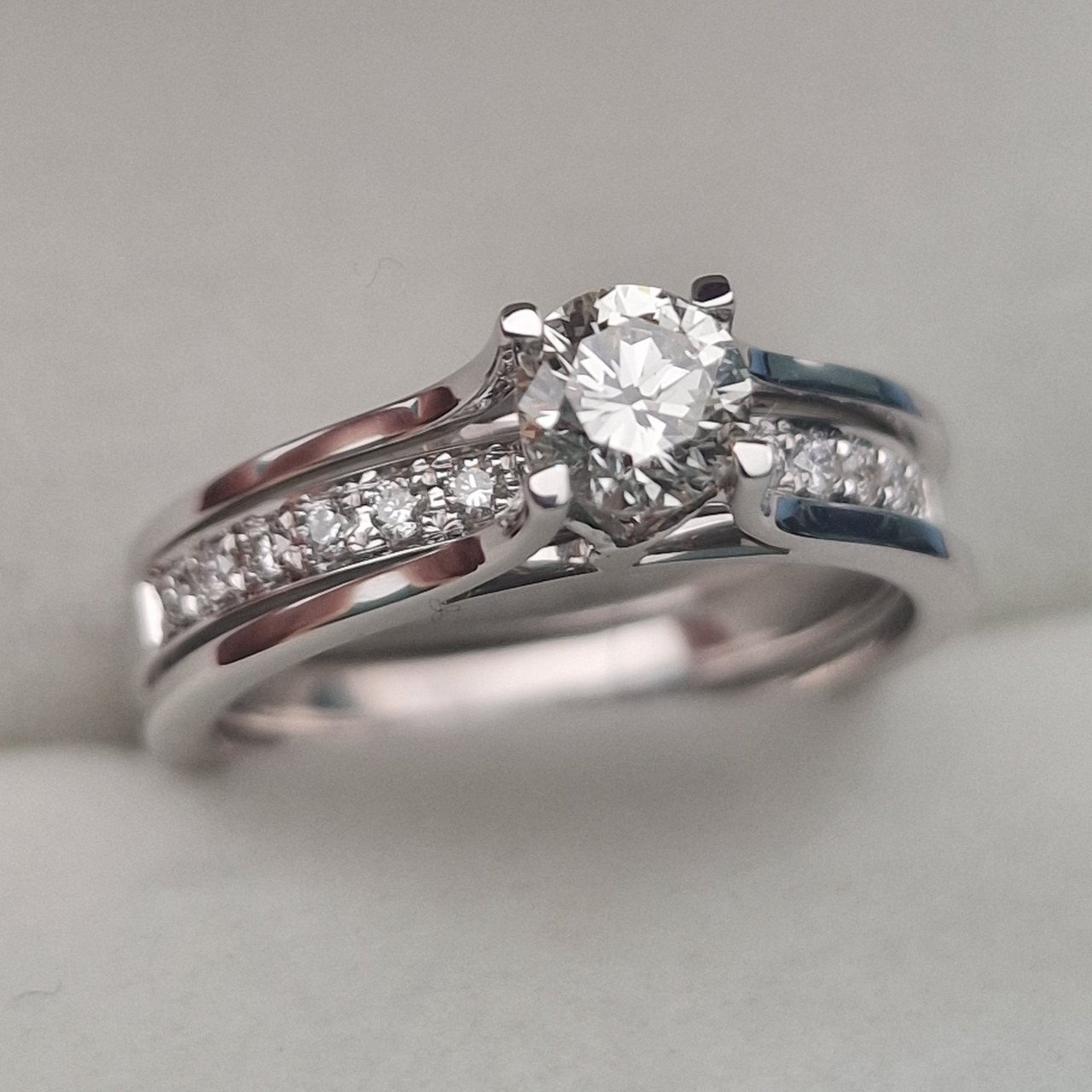Кольцо Deimantas 104840622 16,5р 5,39гр 0,64ct. купить,NaN