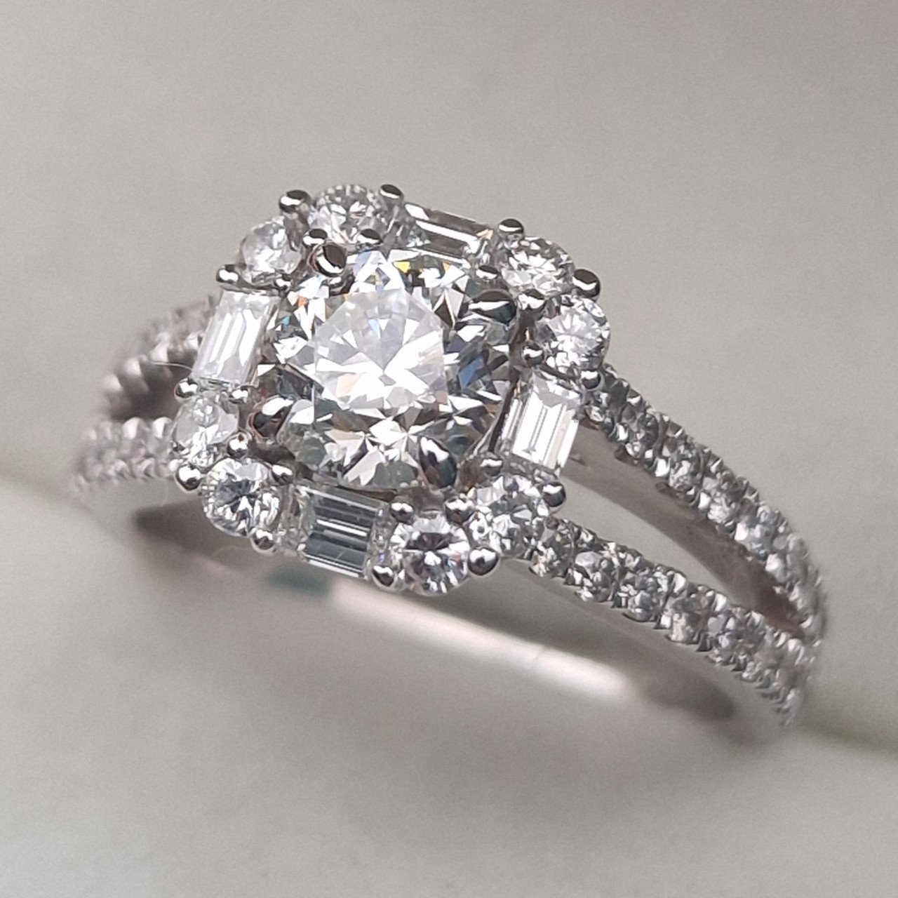 Кольцо Deimantas 104840646 18р 6,25гр 2,29ct. купить,NaN