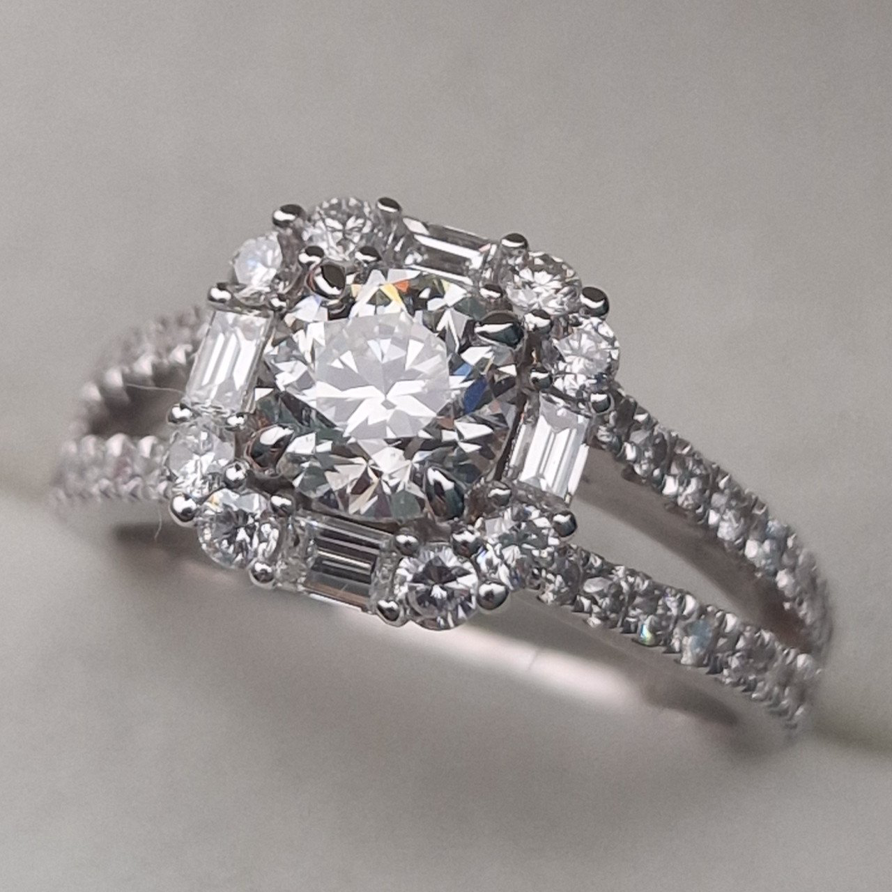Кольцо Deimantas 104840646 18р 6,25гр 2,29ct. купить,NaN
