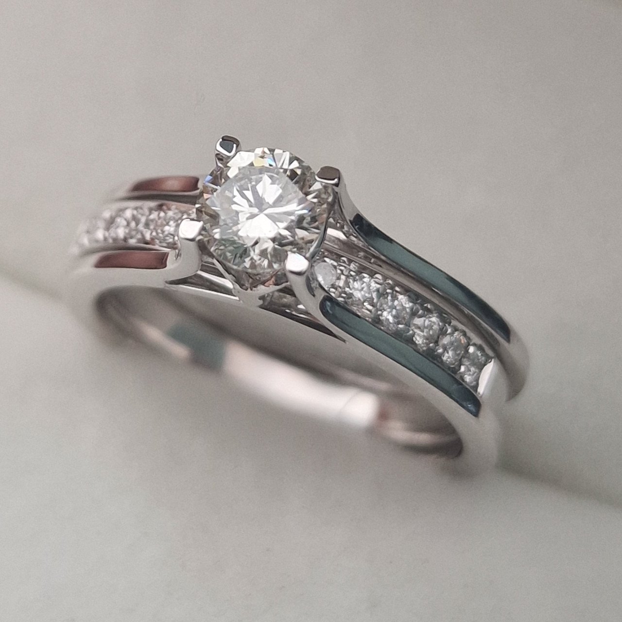 Кольцо Deimantas 104840622 16,5р 5,39гр 0,64ct. купить,NaN