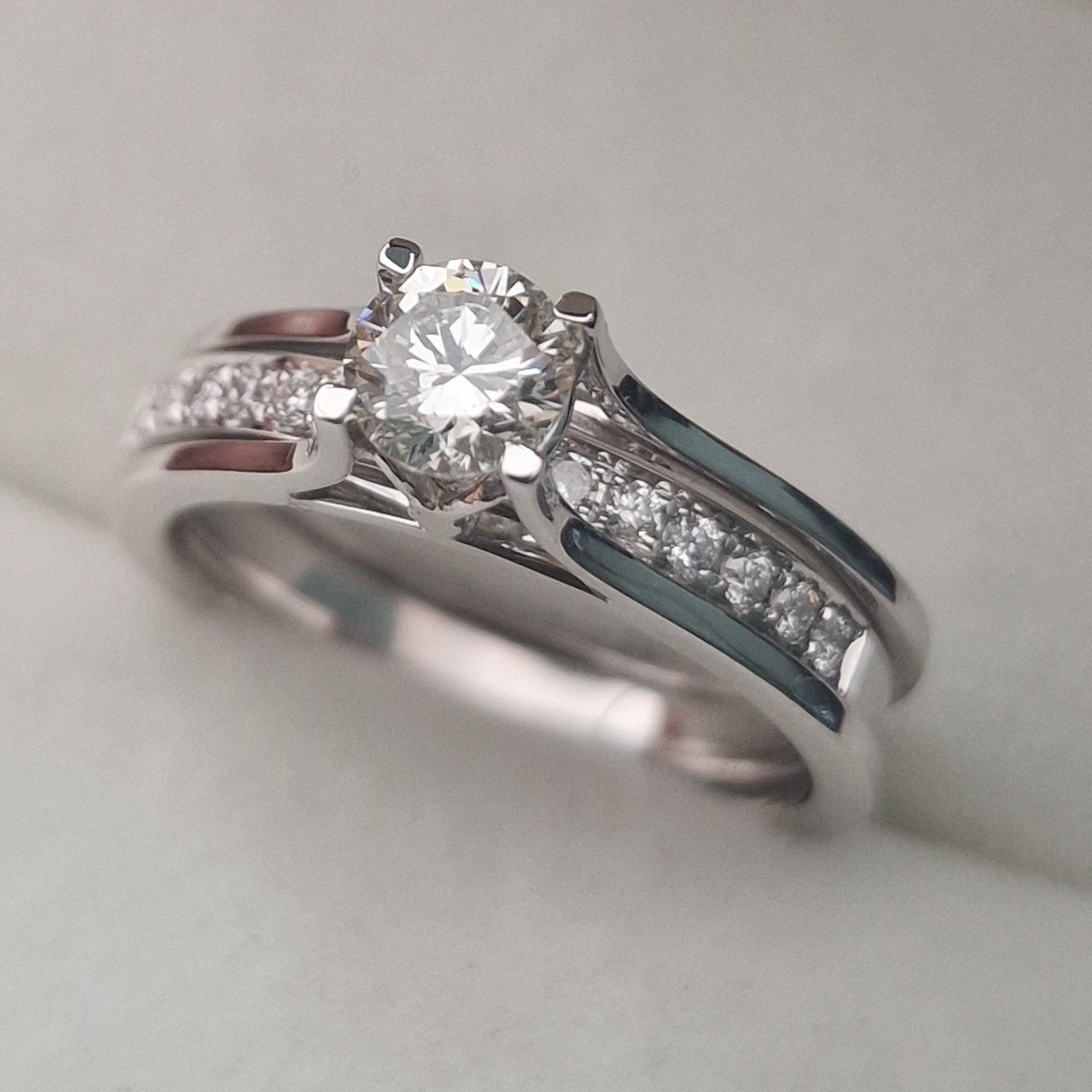 Кольцо Deimantas 104840622 16,5р 5,39гр 0,64ct. купить,NaN