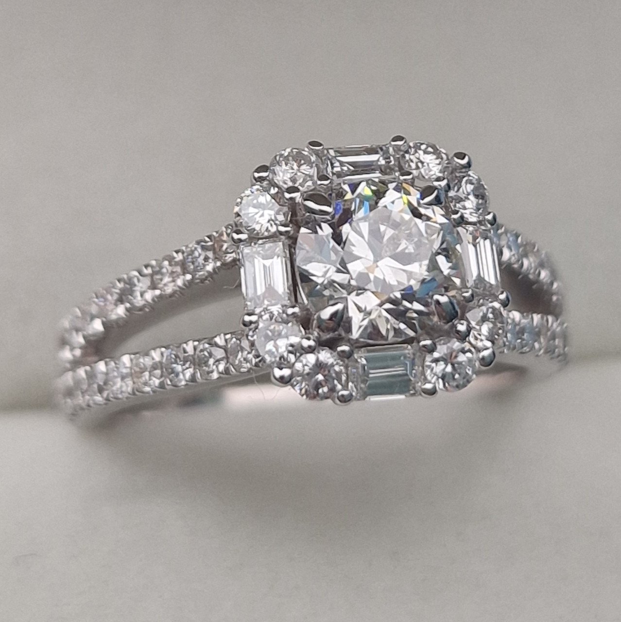 Кольцо Deimantas 104840646 18р 6,25гр 2,29ct. купить,NaN