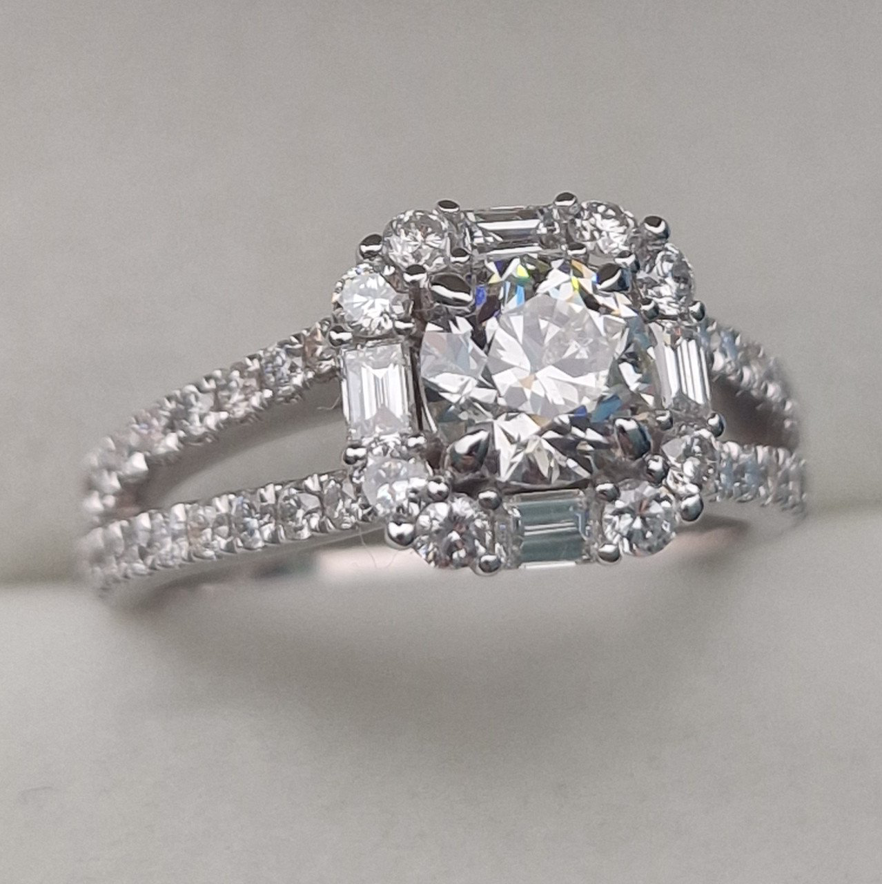 Кольцо Deimantas 104840646 18р 6,25гр 2,29ct. купить,NaN