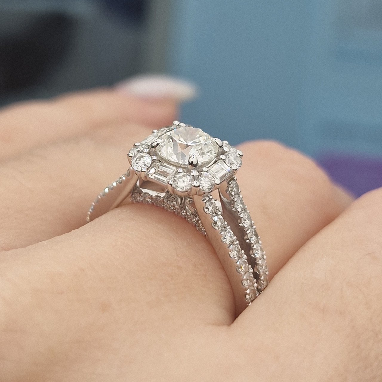 Кольцо Deimantas 104840646 18р 6,25гр 2,29ct. купить,NaN